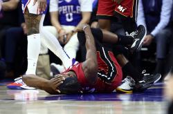 雷速体育比分官网-热火火热！巴特勒单挑对手轻松胜利