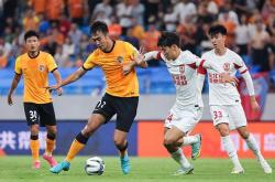 雷速体育app-深圳队险胜青岛，成功乐观晋级八强！