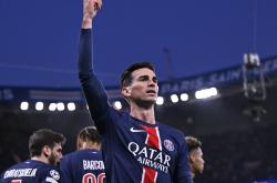 雷速体育app-巴黎圣日耳曼逆袭拜仁，欧冠赛场备受关注