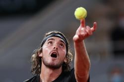 雷速体育网页版-西班牙网球队血洗意大利网球队，西西帕斯完成帽子戏法的简单介绍