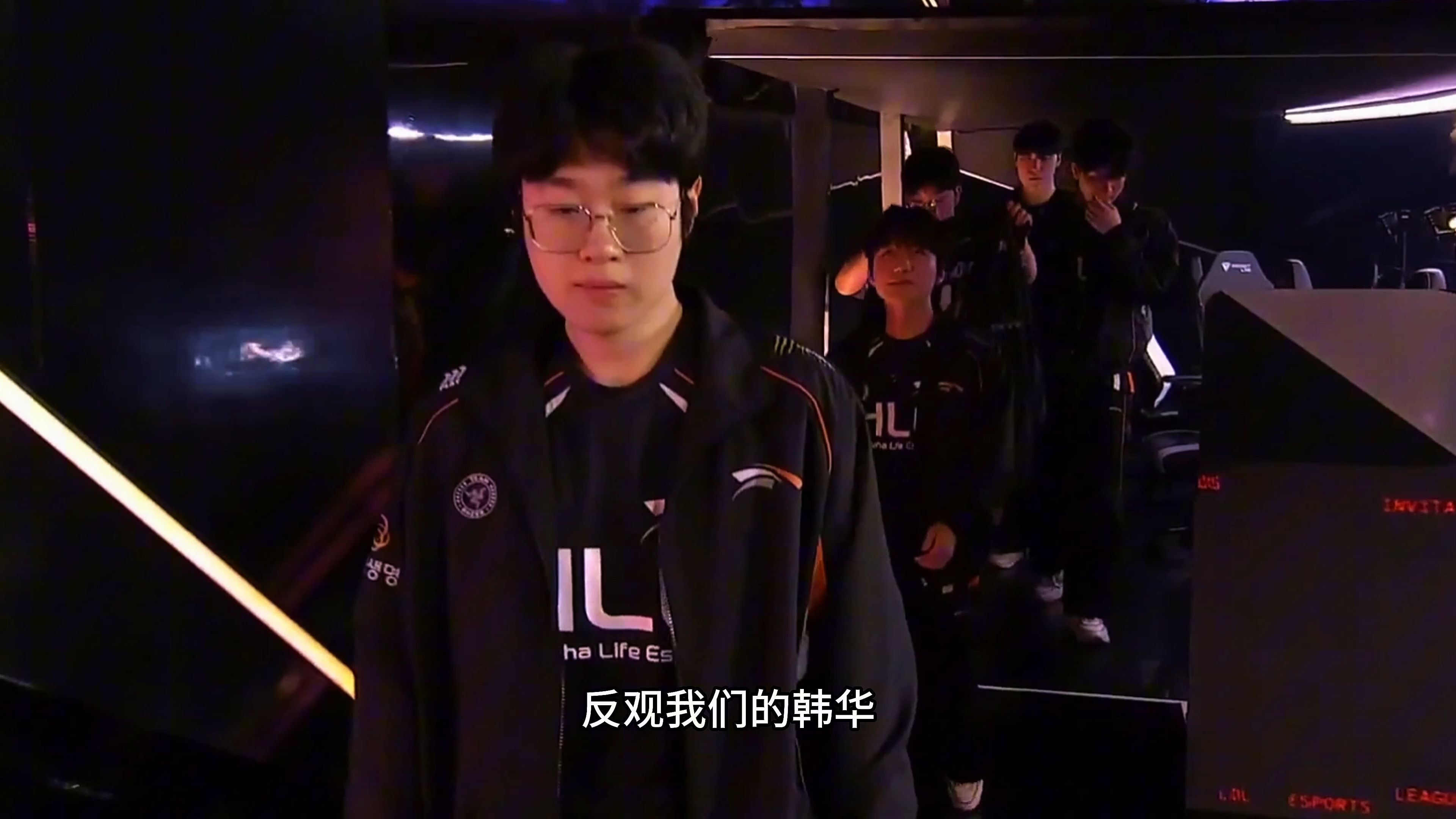 HLE轻取SHR，Faker操刀奇招英雄翻盘小组赛2:1（深圳）