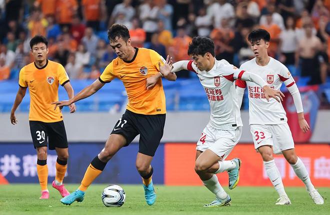 深圳队险胜青岛,成功乐观晋级八强! 深圳队险胜青岛,成功乐观晋级八强!