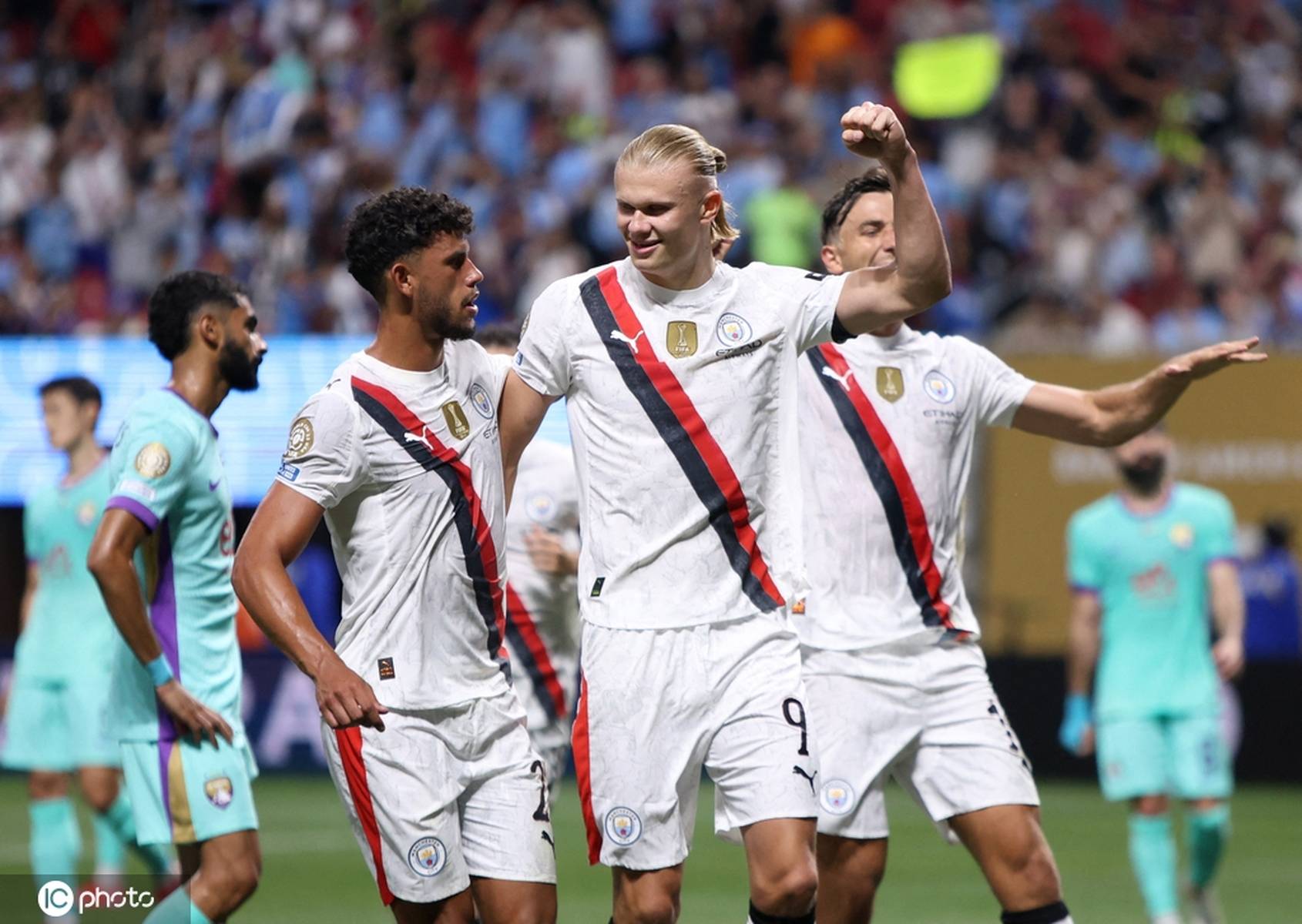 曼城在比赛中大比分获胜,晋级亚冠八强的简单介绍 曼城在比赛中大比分获胜,晋级亚冠八强的简单介绍