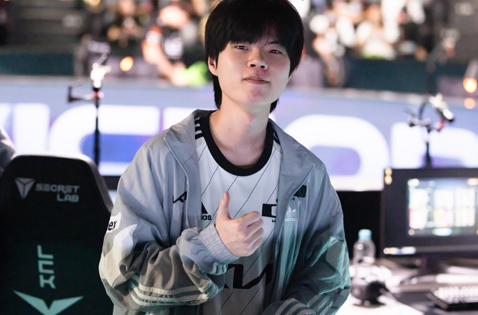 关于EDG绝杀KT,Deft开启传奇时刻宿命之战2025世界赛,技惊四座的信息 关于EDG绝杀KT,Deft开启传奇时刻宿命之战2025世界赛,技惊四座的信息