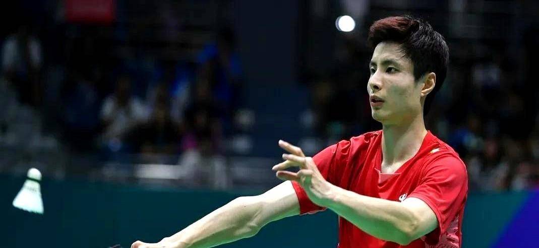 羽毛球比赛创纪录,选手登顶而立 羽毛球比赛创纪录,选手登顶而立